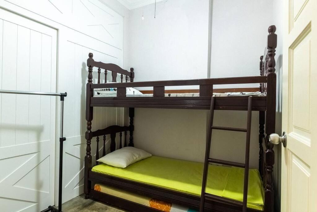 New Granny Cozy House Georgetown 2-6Pax Villa Exterior photo
